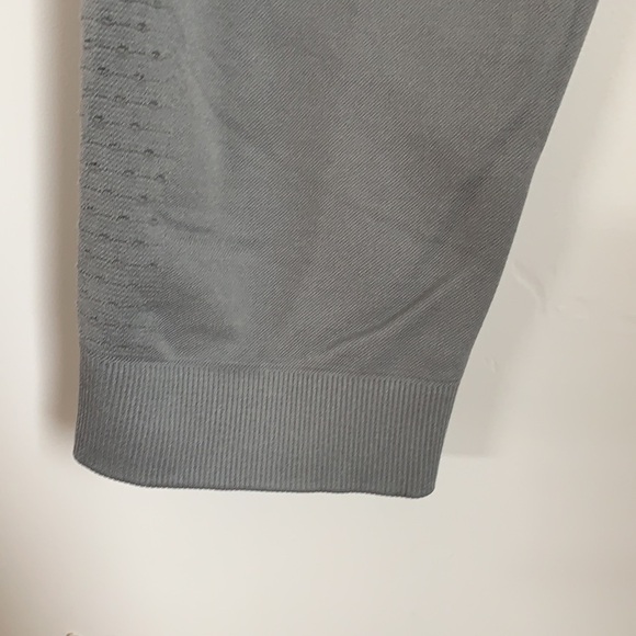 NIKE DRI FIT WOMEN GREY 3/4 TIGHTS SIZE M - Picture 3 of 10
